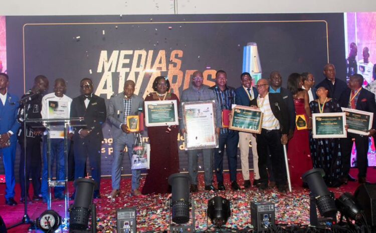 Médias Awards 2025 : 30 figures  de la presse guinéenne à l’honneur au Chapiteau By Issa